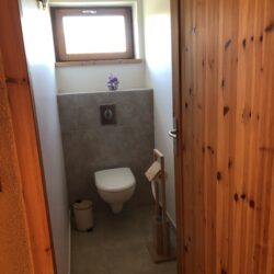Chambre Dormillouse: Toilette indépendante pour chaque chambre ici à côté de la salle d'eau